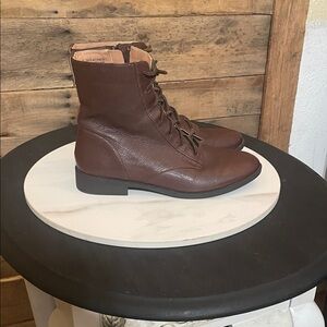 Vionic Women's Dark Brown Lace-Up Boots